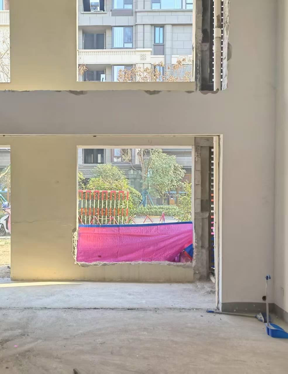 2别墅复式楼拆除砸墙施工